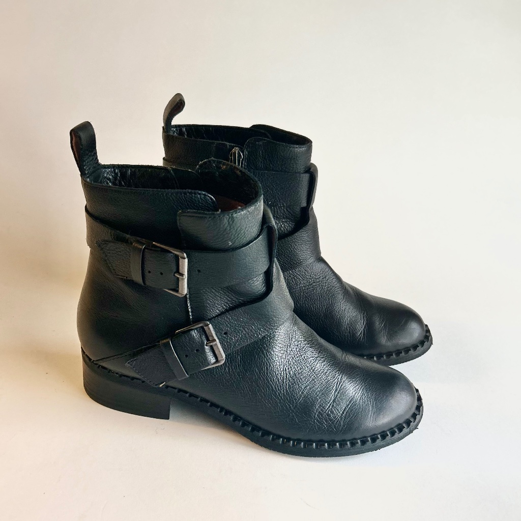 Gentle Souls Black Genuine Leather Rubber Outsole Ankle Boots Size 9